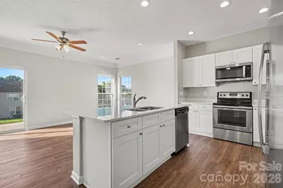 8935 Hedge Maple Road, Charlotte, NC 28269 - Photo 7