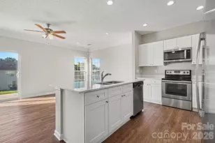 8935 Hedge Maple Rd, Charlotte, NC 28269 - Photo 7