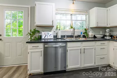 8514 Lockerbie Lane, Charlotte, NC 28215 - Photo 7