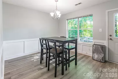 8514 Lockerbie Lane, Charlotte, NC 28215 - Photo 9