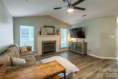 8514 Lockerbie Lane, Charlotte, NC 28215 - Photo 5