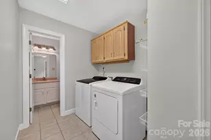 3517 Honeysuckle Dr, Matthews, NC 28104 - Photo 9