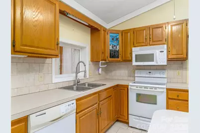 209 Trappers Trail, Hendersonville, NC 28739 - Photo 7
