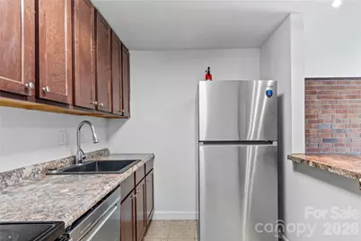 1805 S Hawthorne Road, Winston Salem, NC 27103 - Photo 9