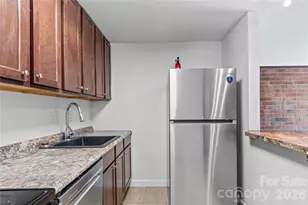1805 S Hawthorne Rd, Winston Salem, NC 27103 - Photo 9