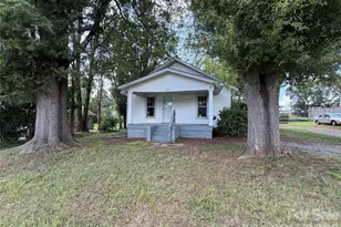 142 26th St SW, Hickory, NC 28602 - Photo 1