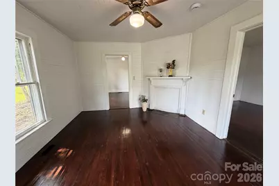 142 26th Street SW, Hickory, NC 28602 - Photo 3