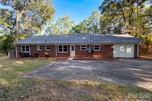 1524 Mt Holly-Huntersville Rd, Charlotte, NC 28214 - Photo 5