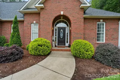 2925 24th Street Drive NE, Hickory, NC 28601 - Photo 3