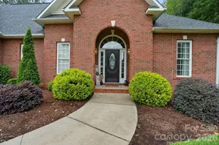2925 24th St Dr NE, Hickory, NC 28601 - Photo 3