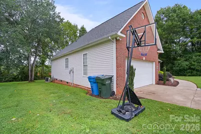 2925 24th Street Drive NE, Hickory, NC 28601 - Photo 5