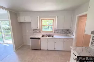 6531 Rosecran Dr, Charlotte, NC 28215 - Photo 17