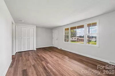 4036 Elizabeth Street, Hickory, NC 28601 - Photo 3