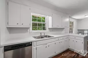 4036 Elizabeth St, Hickory, NC 28601 - Photo 7