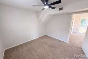 1030 McLaughlin Dr, Charlotte, NC 28212 - Photo 17