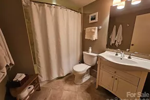 229 N Poplar St, Charlotte, NC 28202 - Photo 9