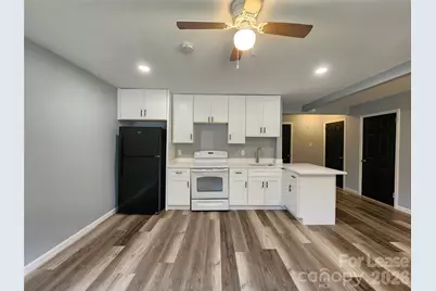 210 N Salisbury Avenue, Spencer, NC 28159 - Photo 5