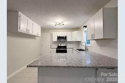 2060 27th Avenue Drive NE, Hickory, NC 28601 - Photo 3