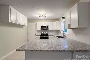 2060 27th Ave Dr NE, Hickory, NC 28601 - Photo 3