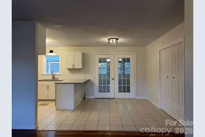 2060 27th Avenue Drive NE, Hickory, NC 28601 - Photo 5