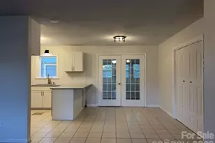 2060 27th Ave Dr NE, Hickory, NC 28601 - Photo 5