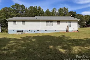 1037 Cross Creek Dr, Oakboro, NC 28129 - Photo 3