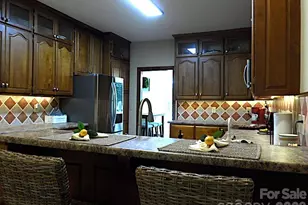 201 Harbor Ridge Dr, Connelly Springs, NC 28612 - Photo 5