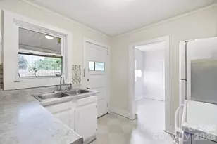 65 King St, Asheville, NC 28804 - Photo 15