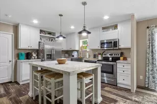 472 Laurel Heights Dr, Burnsville, NC 28714 - Photo 5