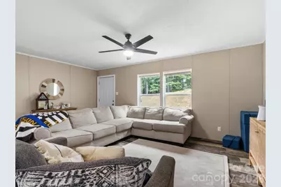 472 Laurel Heights Drive, Burnsville, NC 28714 - Photo 3