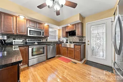 4131 Wandering Lane NE, Hickory, NC 28601 - Photo 15