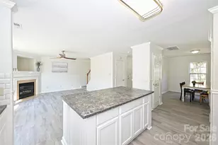 7310 Fig Ln, Charlotte, NC 28215 - Photo 9