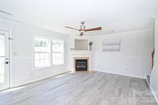 7310 Fig Ln, Charlotte, NC 28215 - Photo 5