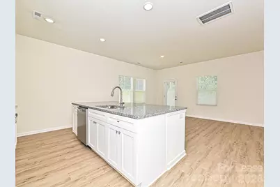 1725 E Cloaninger Avenue #B, Statesville, NC 28625 - Photo 3