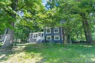 8424 Othello Pl, Charlotte, NC 28227 - Photo 5