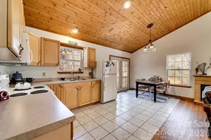 33 E H Bailey Rd, Bryson City, NC 28713 - Photo 13