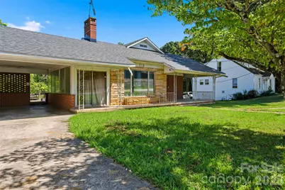 512 1st Street W, Conover, NC 28613 - Photo 1