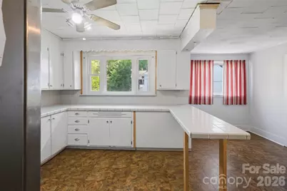 512 1st Street W, Conover, NC 28613 - Photo 25