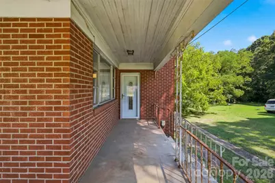 512 1st Street W, Conover, NC 28613 - Photo 11