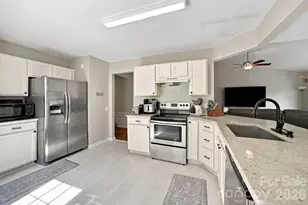 7422 Stone Mountain Ct, Charlotte, NC 28262 - Photo 13