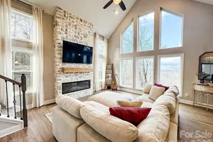 71 View Ridge Pkwy, Leicester, NC 28748 - Photo 3