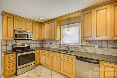 448 N Summit Avenue, Charlotte, NC 28216 - Photo 13