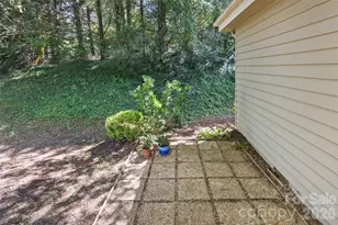 3001 St Augustine Pl, Asheville, NC 28805 - Photo 33