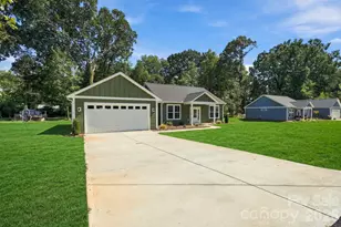 413 Dogwood Ln, Statesville, NC 28625 - Photo 3