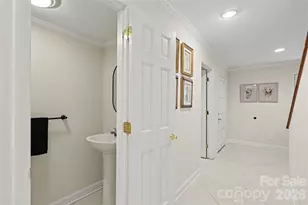 5811 Sharon Rd, Charlotte, NC 28210 - Photo 13