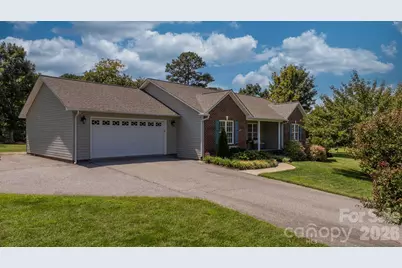 4391 33rd Street Lane NE, Hickory, NC 28601 - Photo 3