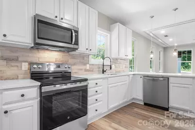 111 N Clay Street, Lowell, NC 28098 - Photo 3