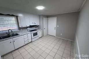 99 N McGinnis Pl, Mount Holly, NC 28120 - Photo 7