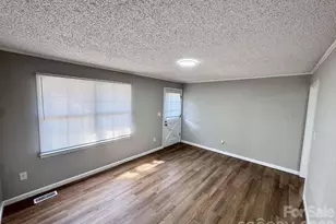 99 N McGinnis Pl, Mount Holly, NC 28120 - Photo 5