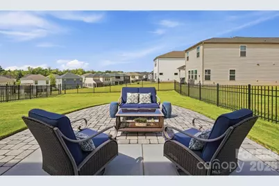2010 Red Ash Drive, Charlotte, NC 28215 - Photo 33